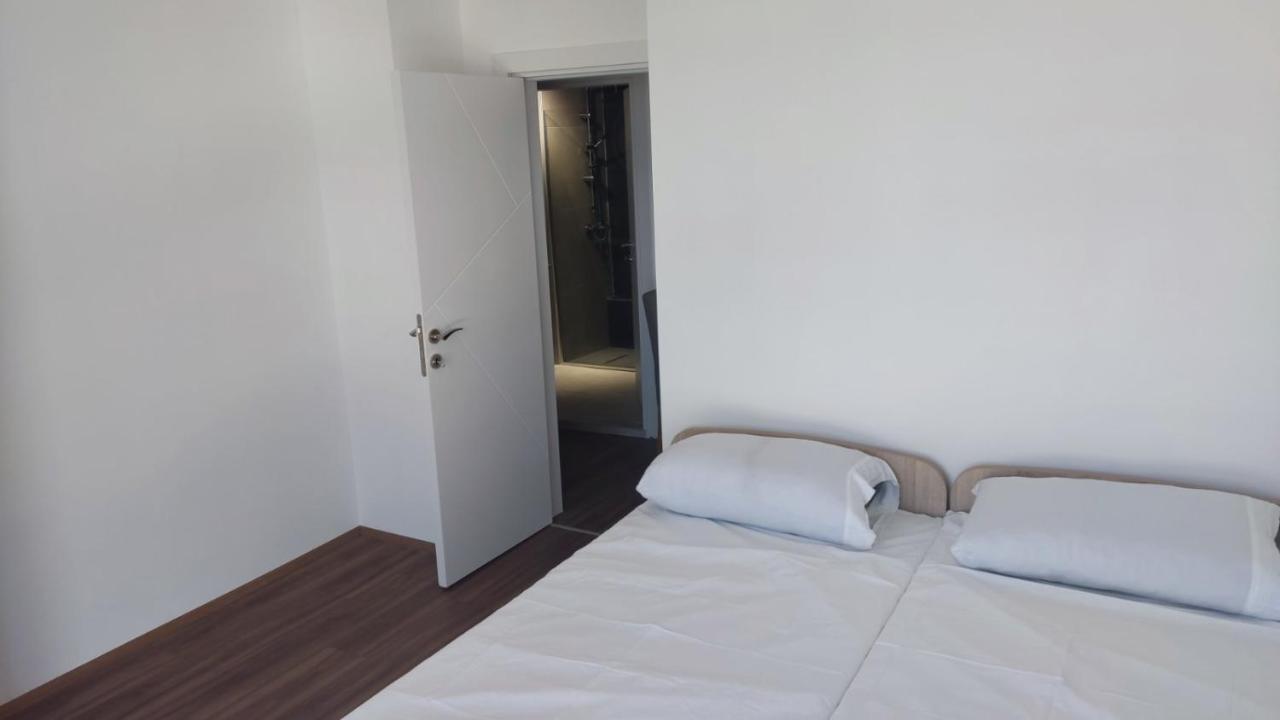 Sky View Luxury Center Skopje Apartments Esterno foto
