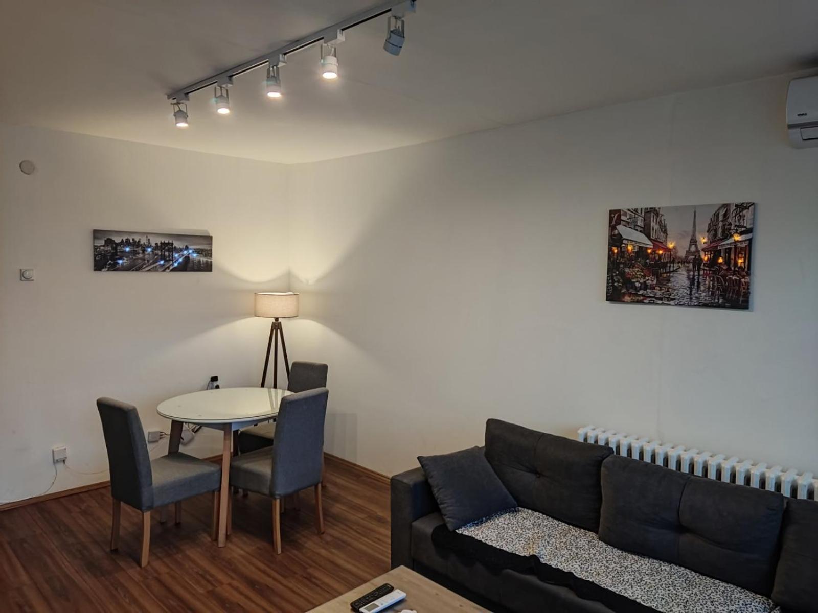 Sky View Luxury Center Skopje Apartments Esterno foto